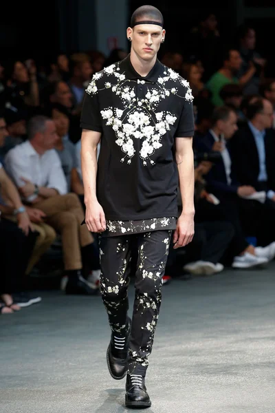 Look 53
